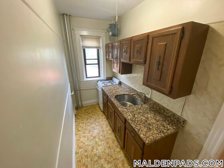 Building Photo - 17-19-19 Washington St S