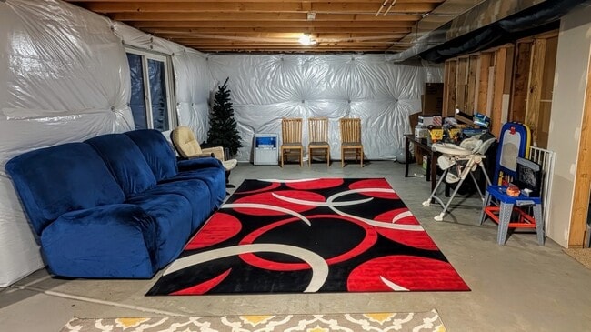 Building Photo - 114 Gala Dr