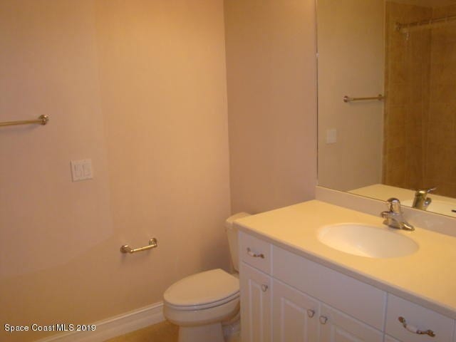 Building Photo - Water front condo