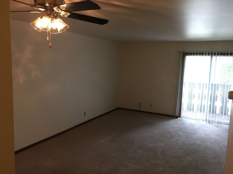 Interior Photo - Green Meadows Apartments-Fond du Lac