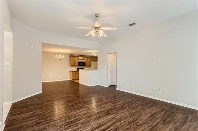 Building Photo - 704 Ashbrook Dr