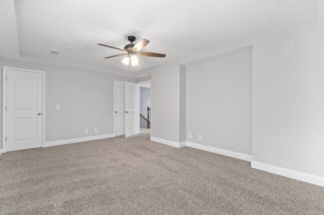 Building Photo - Pet Friendly Four Bedroom!