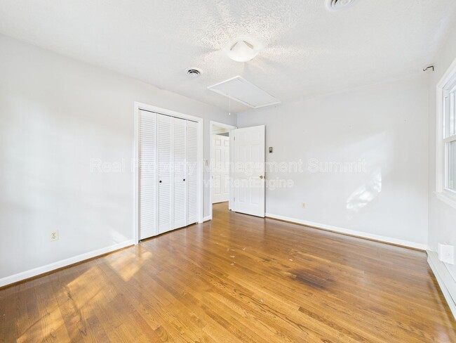 Building Photo - 1233 Pinehurst Rd