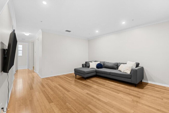 Building Photo - 1460 Corbison Point Pl