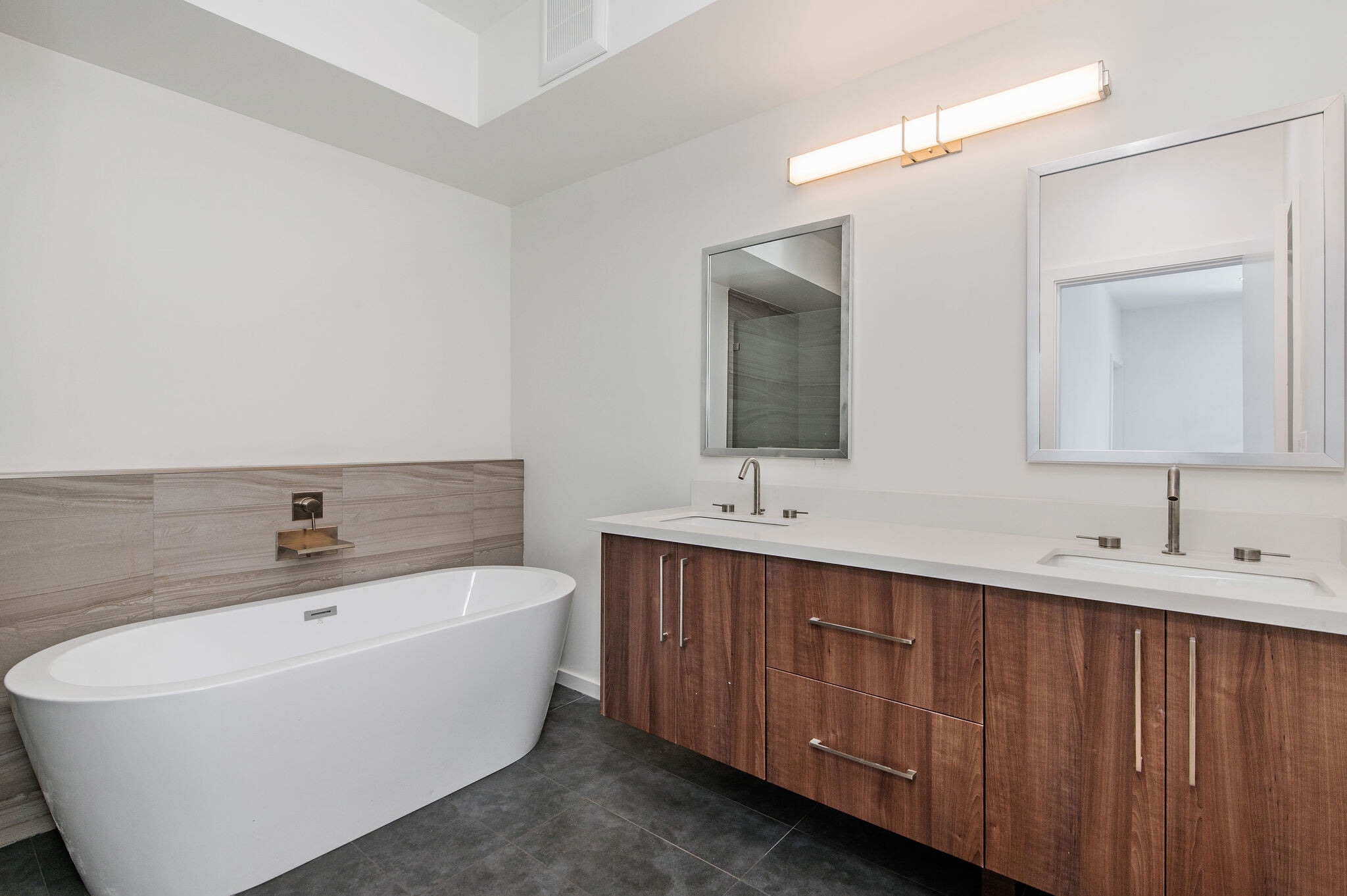 Building Photo - 2015 S Redondo Blvd