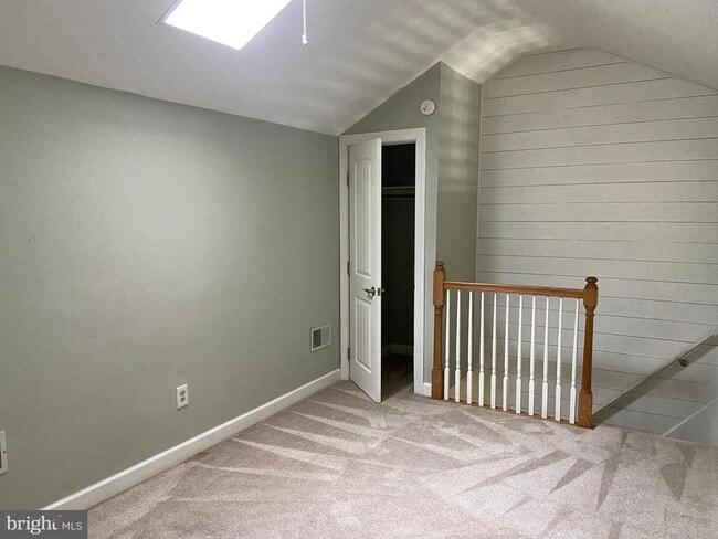 Building Photo - 99 Chatham Ct