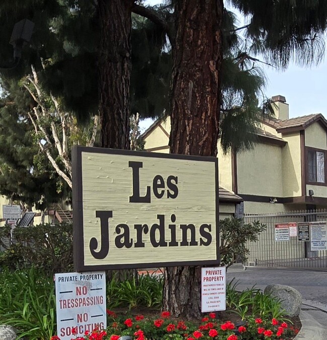 Building Photo - Garden Grove 1 Bedroom Condo for Lease - W...