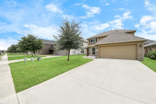 Building Photo - 9914 Swallow Dr