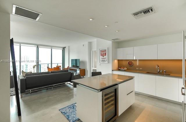 Building Photo - 68 SE 6th St