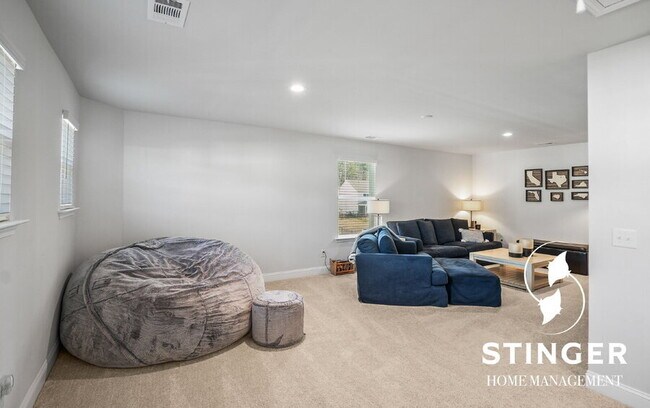 Building Photo - 1174 Danner Dr