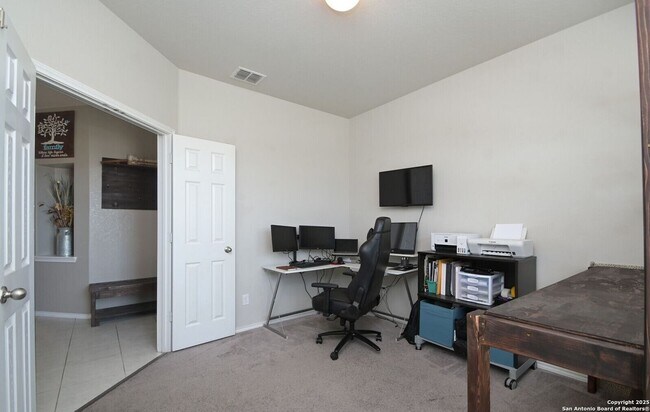Building Photo - 5727 Ivans Farm
