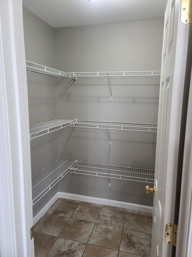 Building Photo - 3 Bedroom Townhome for Rent in Waynesboro