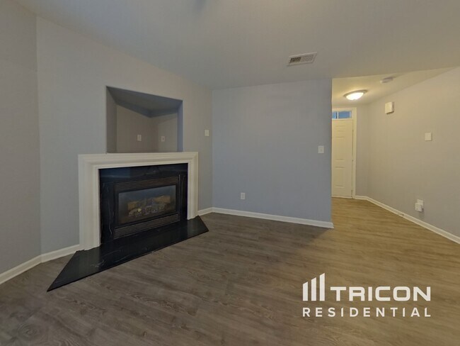 Building Photo - 10429 Hugue Way