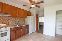 Building Photo - 2 Bedroom 1 Bath