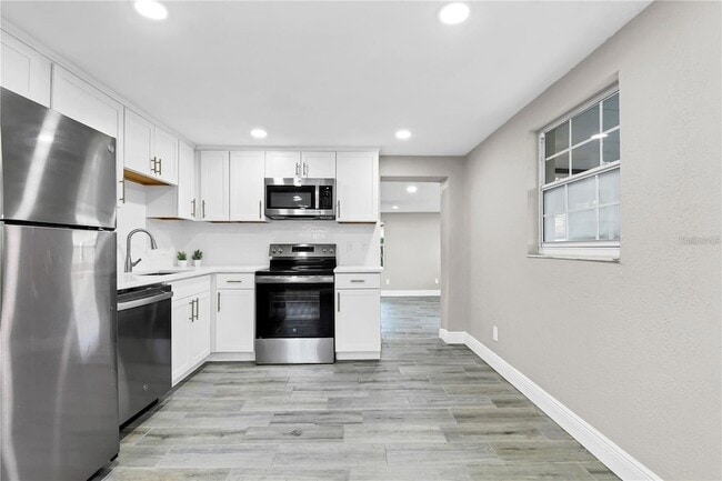 Building Photo - 7614 Alvina St