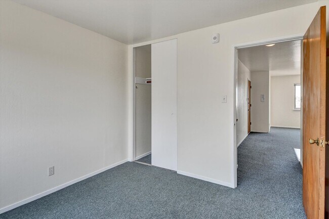 Building Photo - 90 Terra Vista Ave