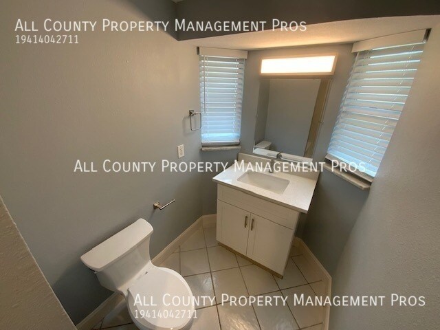 Building Photo - 5425 San Jose Dr