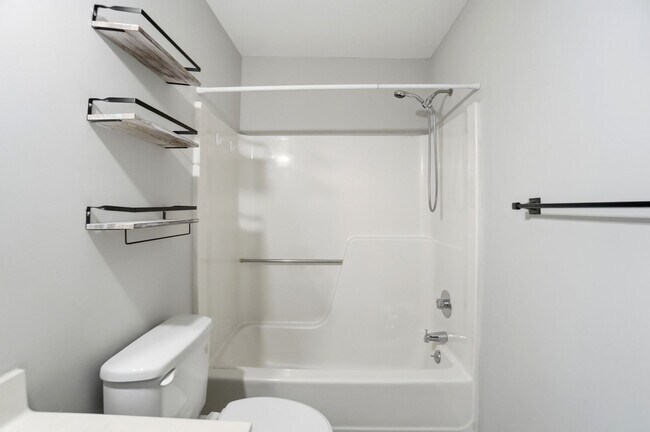 Building Photo - 3 Bedroom Ranch with a 2 Car Garage!