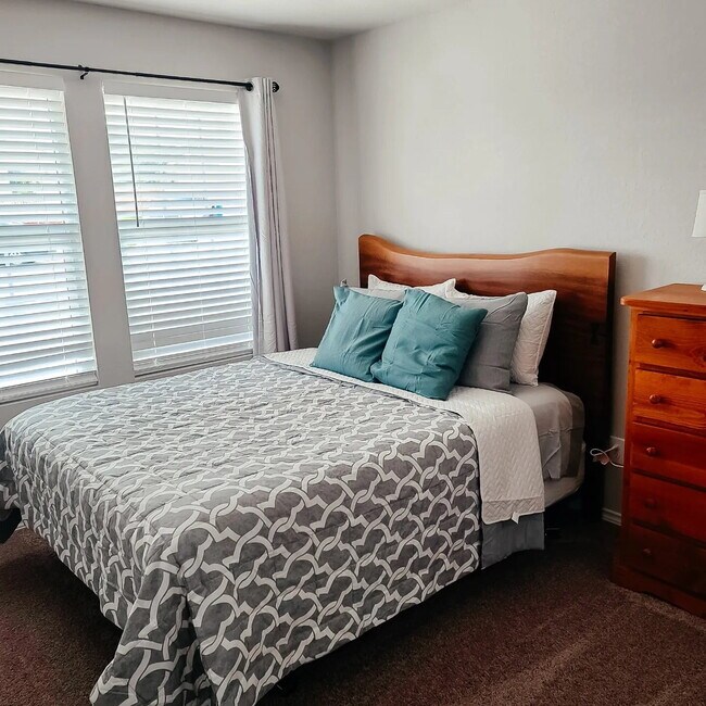 Building Photo - Spacious Schertz Home Near Randolph AFB