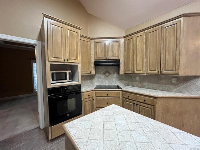 Building Photo - 8839 Sturbridge Dr