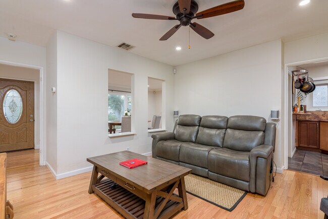 Building Photo - 16641 Gilmore St