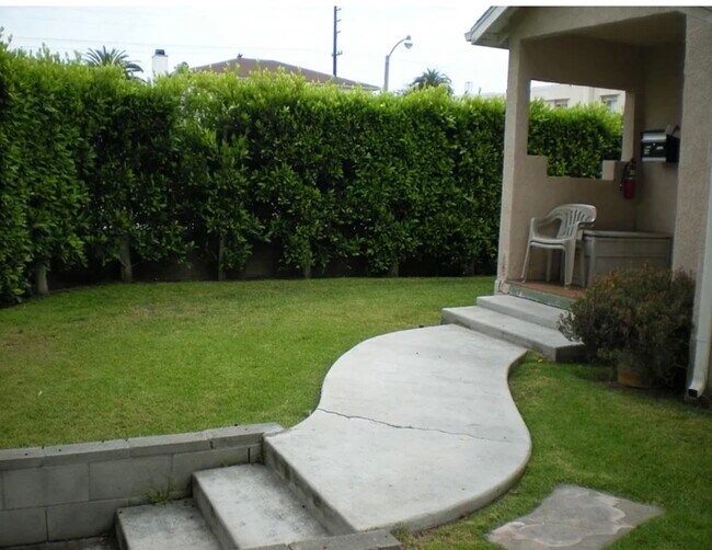 Building Photo - 1959 20th St