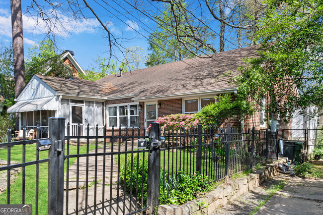 Primary Photo - 1194 Spring Valley Ln NE