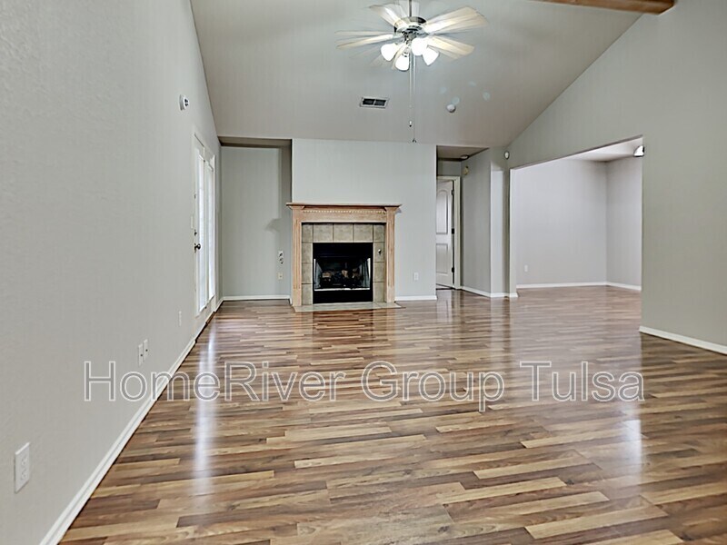Building Photo - 10330 East 112th Pl S