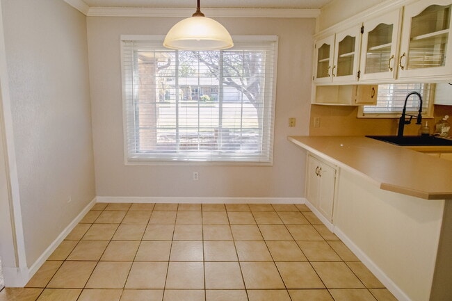 Building Photo - Recently updated 3/2/2 of 90th and Frankford.