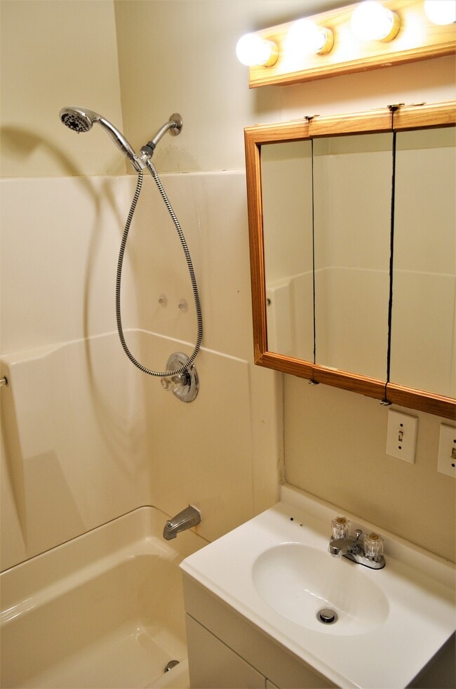 Building Photo - 874 Carrollton Vila Rica Hwy