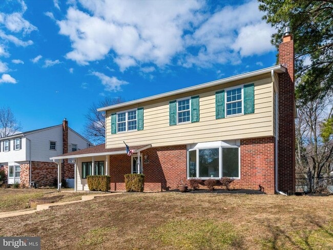 Building Photo - 402 S Cherry Grove Ave