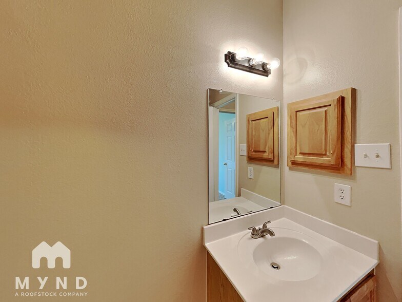 Building Photo - 3125 Paradise Valley Dr