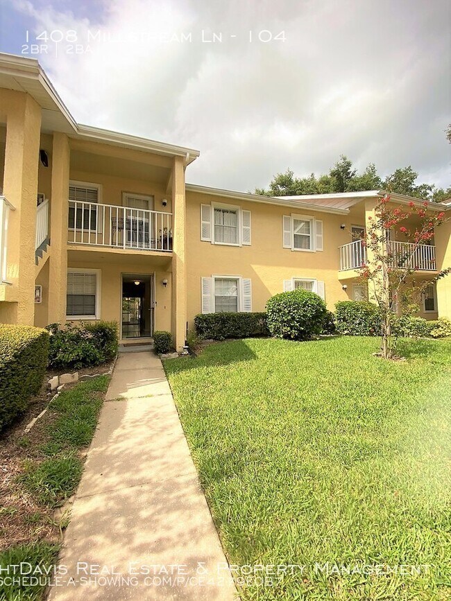 Primary Photo - Lake Tiffany of Dunedin Offers 2/2!