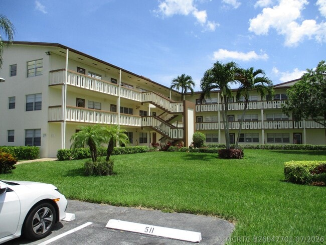 Building Photo - 506 Mansfield M