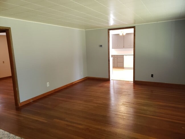 Building Photo - **PENDING** Unique Forest Grove Ranch with...