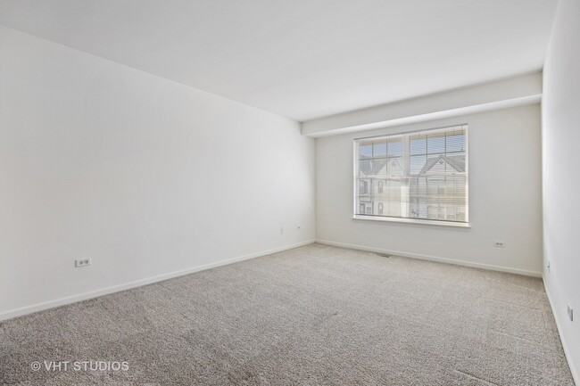 Building Photo - 431 Chopin Ct