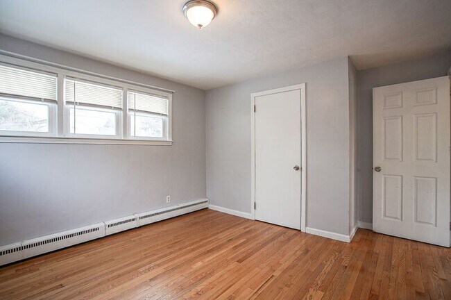 Building Photo - 27 Campbell Dr