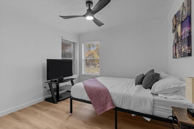 Building Photo - 10801 Harvest Wood Dr