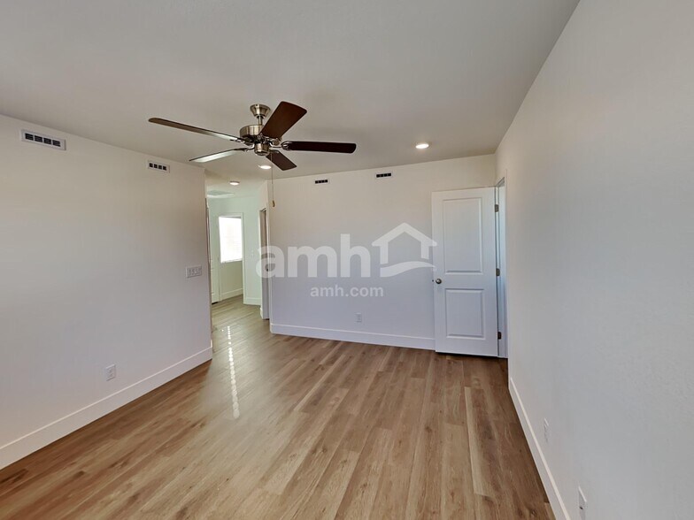 Building Photo - 7907 Banquero Ct