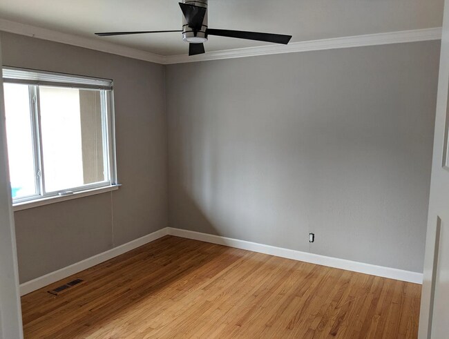 Building Photo - 3307 Shasta Dr