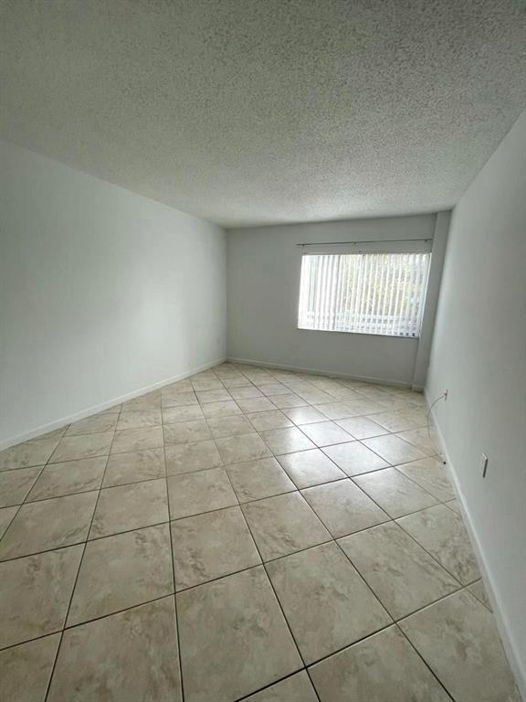 Building Photo - 711 N Pine Island Rd