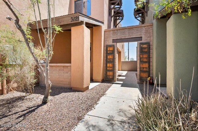 Building Photo - 3121 N Olsen Ave