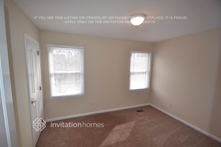 Building Photo - 2329 Century Oaks Ln