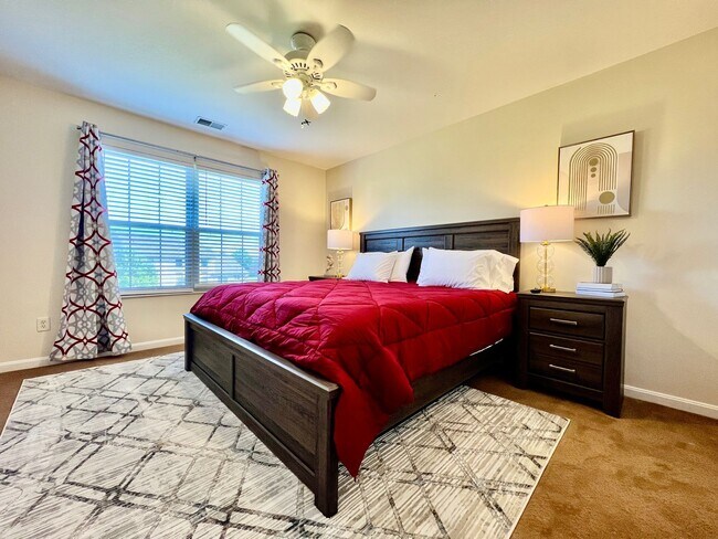 Building Photo - Large executive home in pool community Mason, Oh