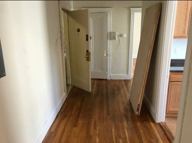 Building Photo - Desirable apartment in Brighton