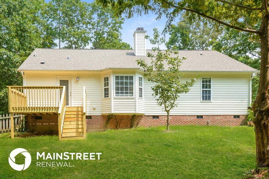 Building Photo - 304 Kingsbrook Cir