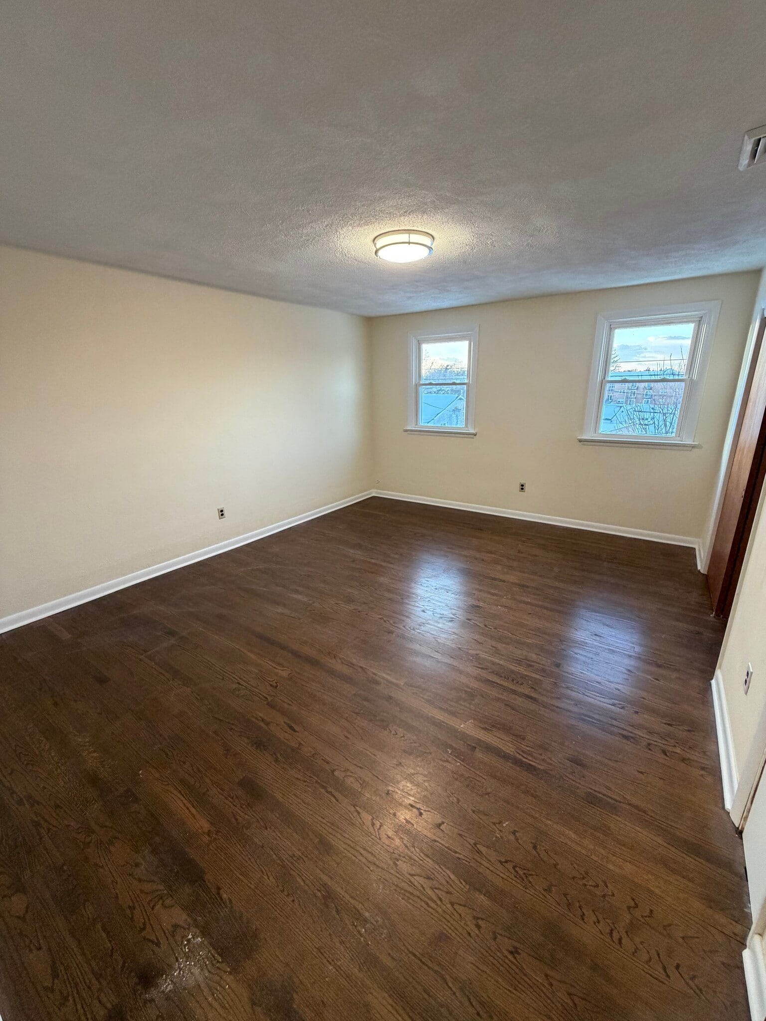 Building Photo - 16 Cherry St