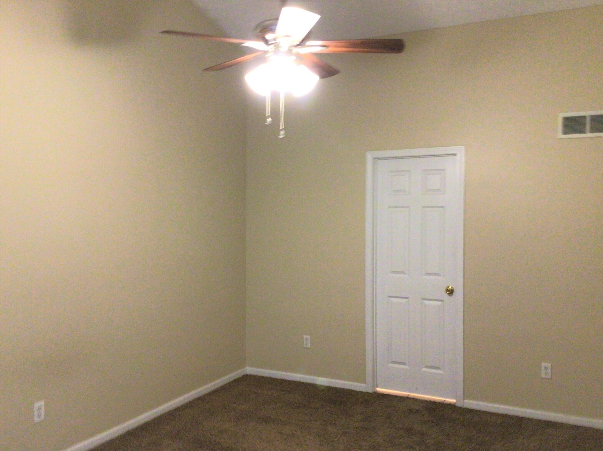 Building Photo - 1543 Windsong Dr