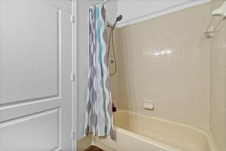 Building Photo - 1109 Shoma Dr