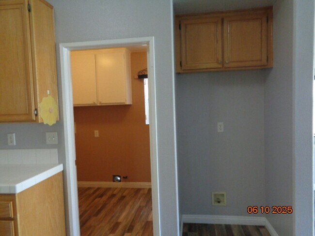 Building Photo - Lovely Rosamond Single Story